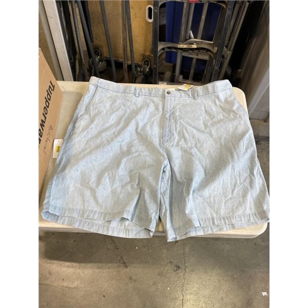 TRAY OF APPROX 12 FARAH SHORTS