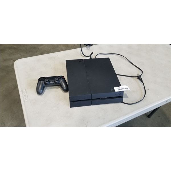PLAYSTATION 4 WITH CONTROLLER, POWER SUPPLY AND GAME INSIDE. WORKING