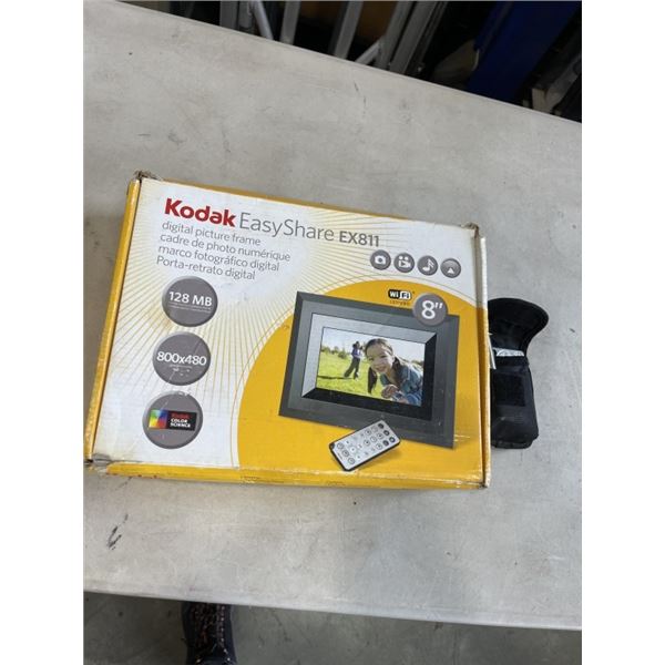 KODAK EASYSHARE EX811 DIGITAL PHOTO FRAME AND CANON SD1000 DIGITAL CAMERA