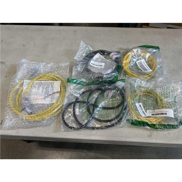 5 ASSORTED SHORT EXTENSION CORDS