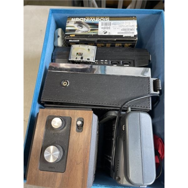 BOX OF VINTAGE ELECTRONICS