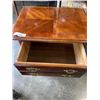 Image 3 : PAIR OF MAHOGANY FINISH SIDE TABLES