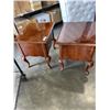 Image 6 : PAIR OF MAHOGANY FINISH SIDE TABLES