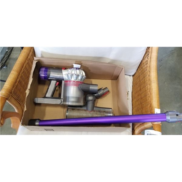 DYSON V8 ORIGIN TESTED WORKING WITH BATTERY, NO CHARGER