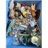 Image 2 : BOX OF VARIOUS COLLECTIBLES
