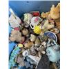 Image 3 : BOX OF VARIOUS COLLECTIBLES