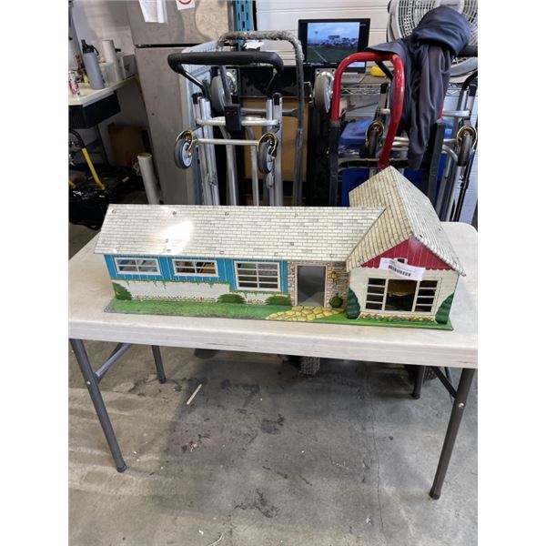 LOUIS MARX AND COMPANY RANCH STYLE DOLLHOUSE