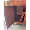 Image 4 : GLASS DISPLAY CABINET