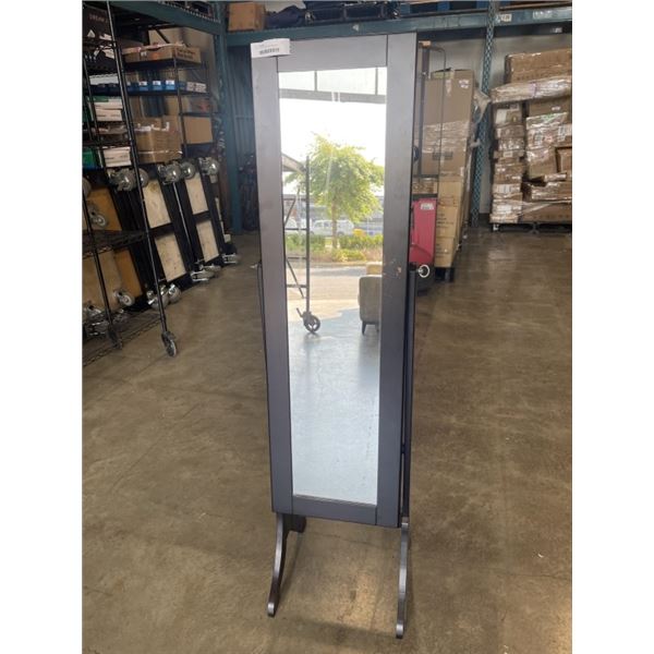 JEWELLERY DISPLAY WITH MIRROR