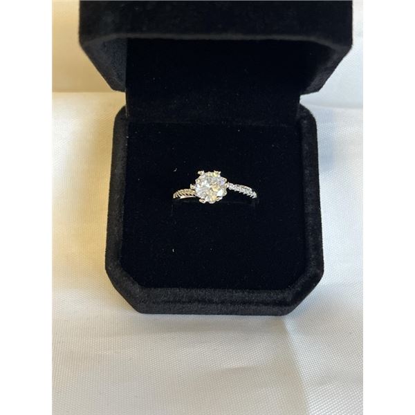 NEW PLATINUM PLATED 1.0CT SIMULATED DIAMOND (CZ) CHANNEL RING, RESIZEABLE