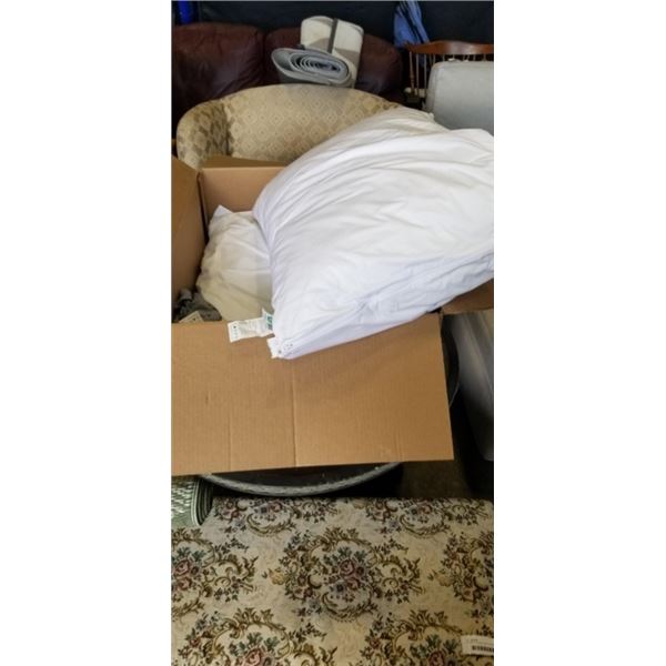 ASSORTED PILLOWS AND BEDDING