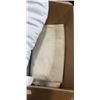 Image 4 : ASSORTED PILLOWS AND BEDDING
