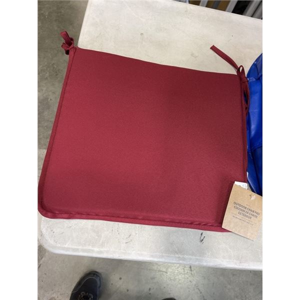 LARGE LOT OF NEW OUTDOOR CHAIR PADS