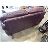 Image 6 : BURGNUDY LEATHER LOVESEAT