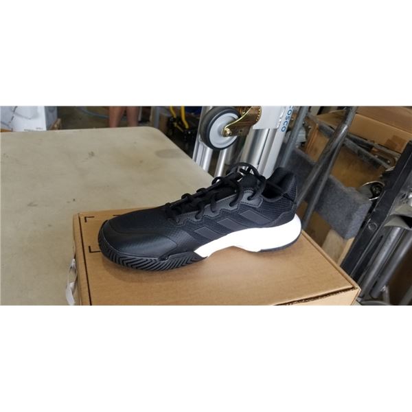 ADIDAS GAMECOURT2 MENS RUNNING SHOE. SIZE 7 US