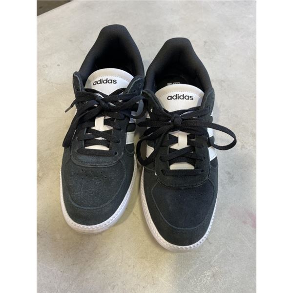 PAIR OF ADIDAS BREAKNET  SLEEK WOMANS TENNIS SHOES. SIZE 8 US