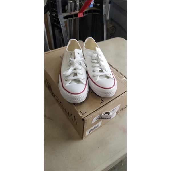 CONVERSE  CHUCK TAYLOR ALL STAR SHOES. SIZE MENS 6.5 US, WOMANS 4.5 US