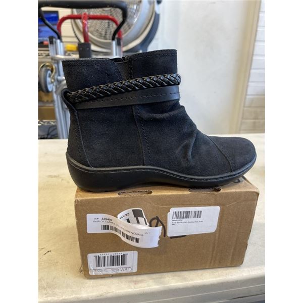 PAIR OF CLARKS COLLECTION WOMANS CORA BRAIDBOOT IN BLACK. SIZE 6 US M