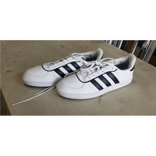 PAIR OF ADIDAS MENS 9.5 US RUNNING SHOES
