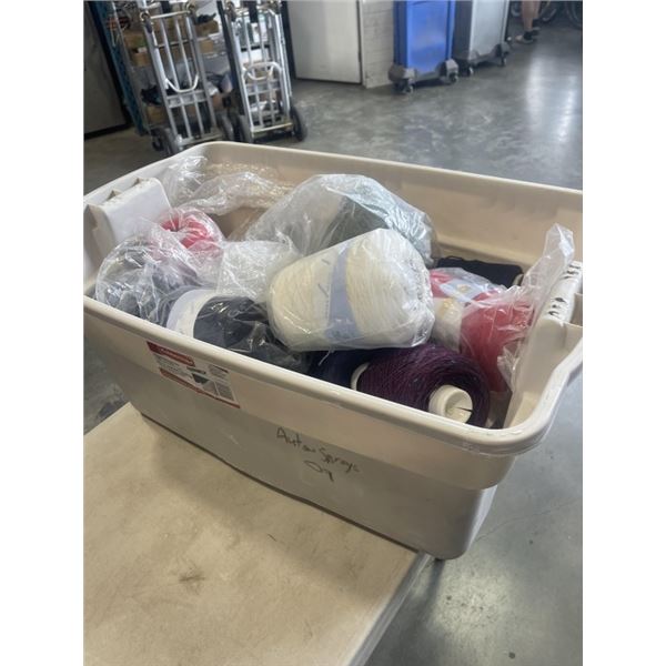 TOTE OF ASSORTED COLOR WOOL AND THREAD
