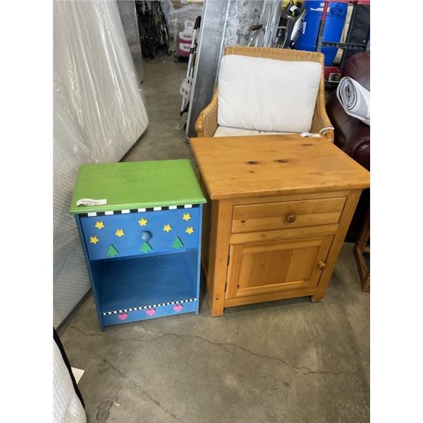 VINTAGE SIDE TABLEW AND PAINTED KIDS ENDTABLE