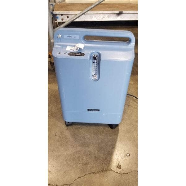 RESPIRONICS EVERFLO OP1 OXYGEN CONCENTRATOR. WORKING