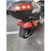 Image 5 : GIO ELECTRIC SCOOTER WITH KEYS AND CHARGER. NEEDS BATTERIES. WORKING