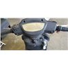 Image 6 : GIO ELECTRIC SCOOTER WITH KEYS AND CHARGER. NEEDS BATTERIES. WORKING