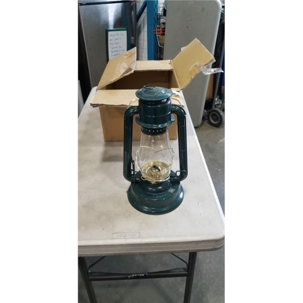 DIET 2 #80 BLIZZARD HURRICANE OIL LAMP BURNING LANTERN. GREEN COLOR