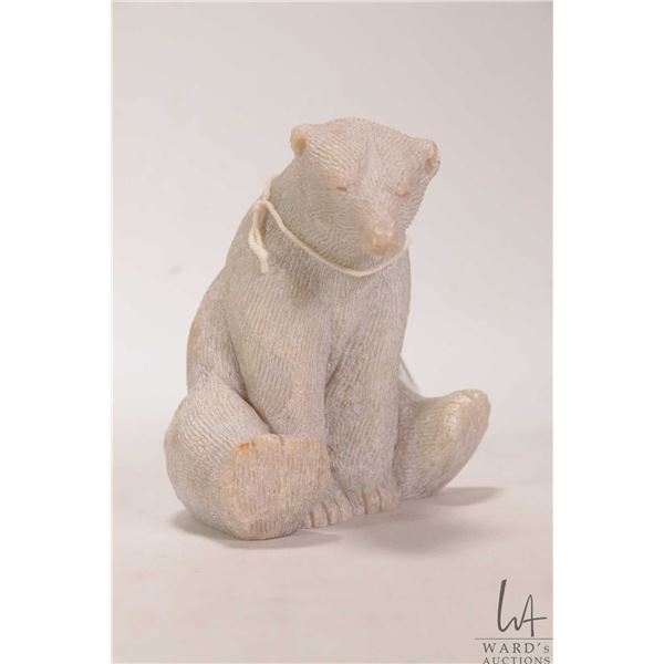 Douglas Akoilak, Nunavut, Inuit carved sculpture Sitting Bear, 1992, 5" in height