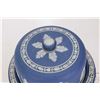 Image 2 : Antique Wedgwood Jasperware cheese dome, 9 1/4" in diameter and 5" in height