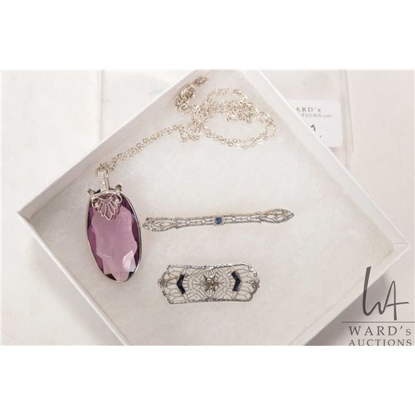 Edwardian 14kt white gold filigree bar brooch set with small sapphire gemstone, sterling silver Edwa