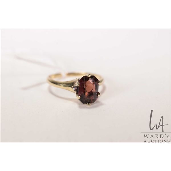 Vintage 14kt yellow gold ring set with purple tourmaline gemstone, size 4.75