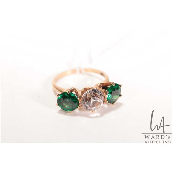 Vintage/ antique 14kt yellow gold three stone ring set with set with two green stones and one white 