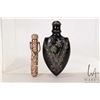 Image 1 : Antique Victorian etched steel scent bottle and an antique Victorian gold toned repousse telescoping