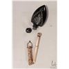Image 3 : Antique Victorian etched steel scent bottle and an antique Victorian gold toned repousse telescoping