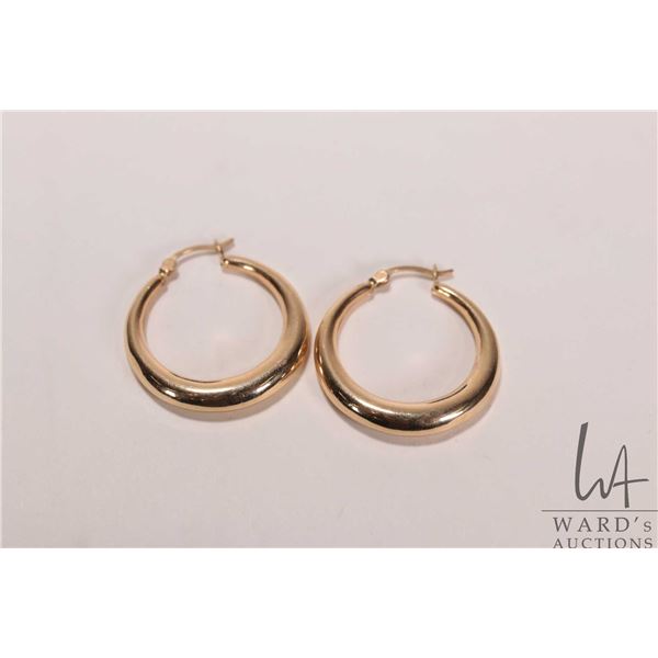10kt yellow gold hoop earrings