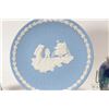 Image 2 : Rare Wedgwood Jasperware "Man On The Man- Apollo Eleven July 20, 1969", 8" in diameter, hand-painted