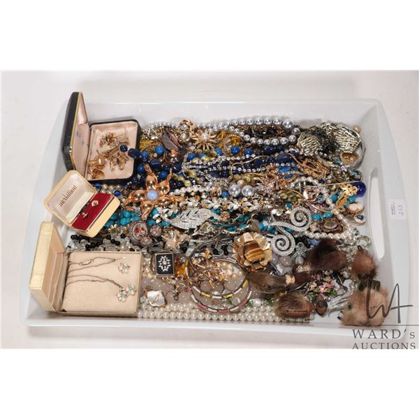 Large selection of vintage and collectible jewellery including pair of matched shoe clips, necklaces