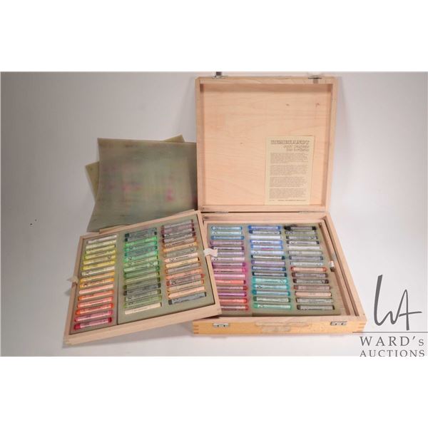 Wooden cased set of Rembrandt soft pastels for artists set of landscape pastel crayons for landscape