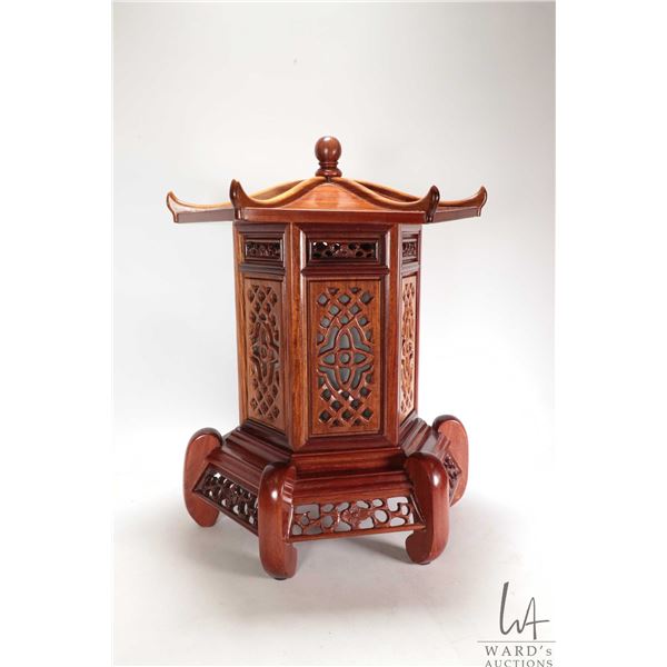 Vintage rosewood pagoda style table lamp, 20" in height