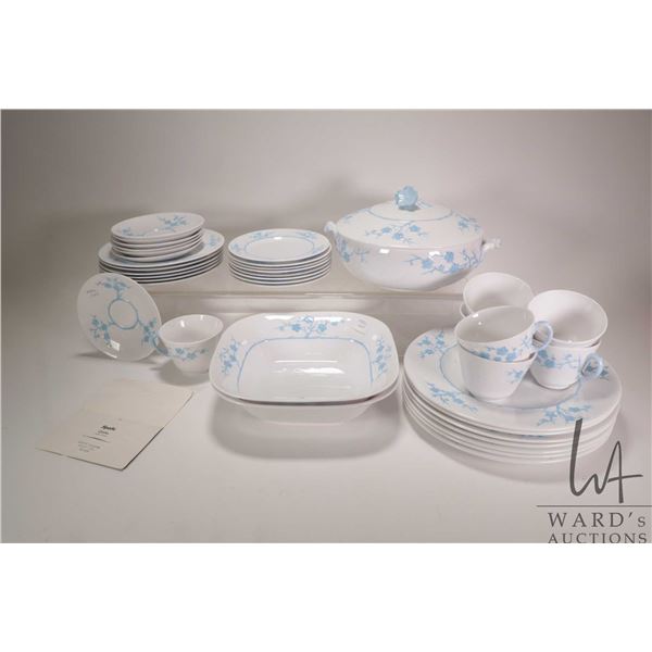 Selection of Spode Geisha glazed bone china dinner ware including seven each of 10" plates, tea cups