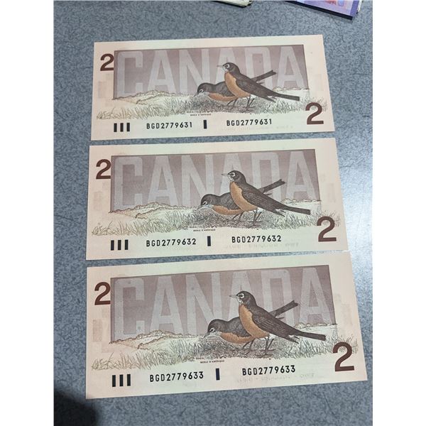Three 1986 Canada $2 Banknotes Sequential Serial Numbers