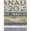 Image 4 : 4 Bank of Canada 1954 $20 Notes With Queen Elizabeth II Portrait