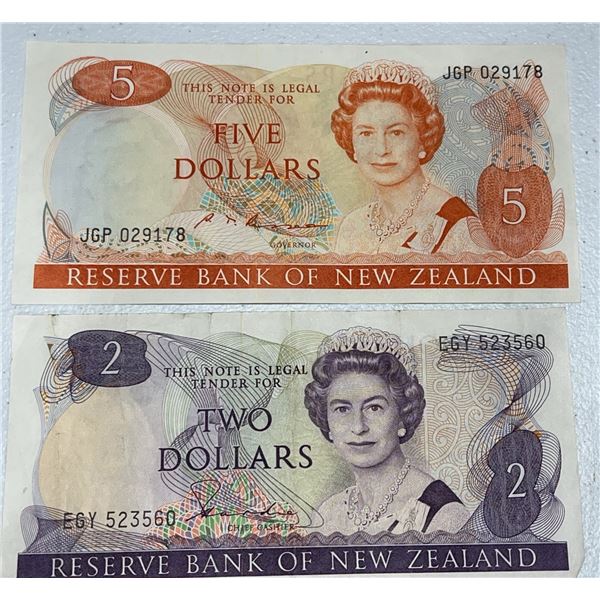 New Zealand $5 and $2 Reserve Bank Notes, Queen Elizabeth II