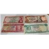 Image 1 : Caribbean & Bahamas Banknotes, 4 Pieces, Mixed Denominations