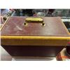 Image 1 : Singer 185J Sewing Machine in Carry Case