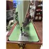Image 5 : Singer 185J Sewing Machine in Carry Case