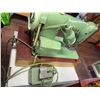 Image 7 : Singer 185J Sewing Machine in Carry Case