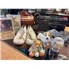 Image 1 : Lot: Cassette Player, Tapes, Ceramics, Baby Shoes